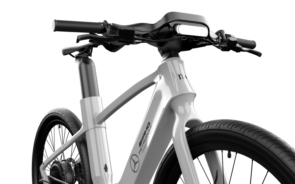 Mercedes-AMG PETRONAS F1® Team Rallye Edition 250 Electric Bike